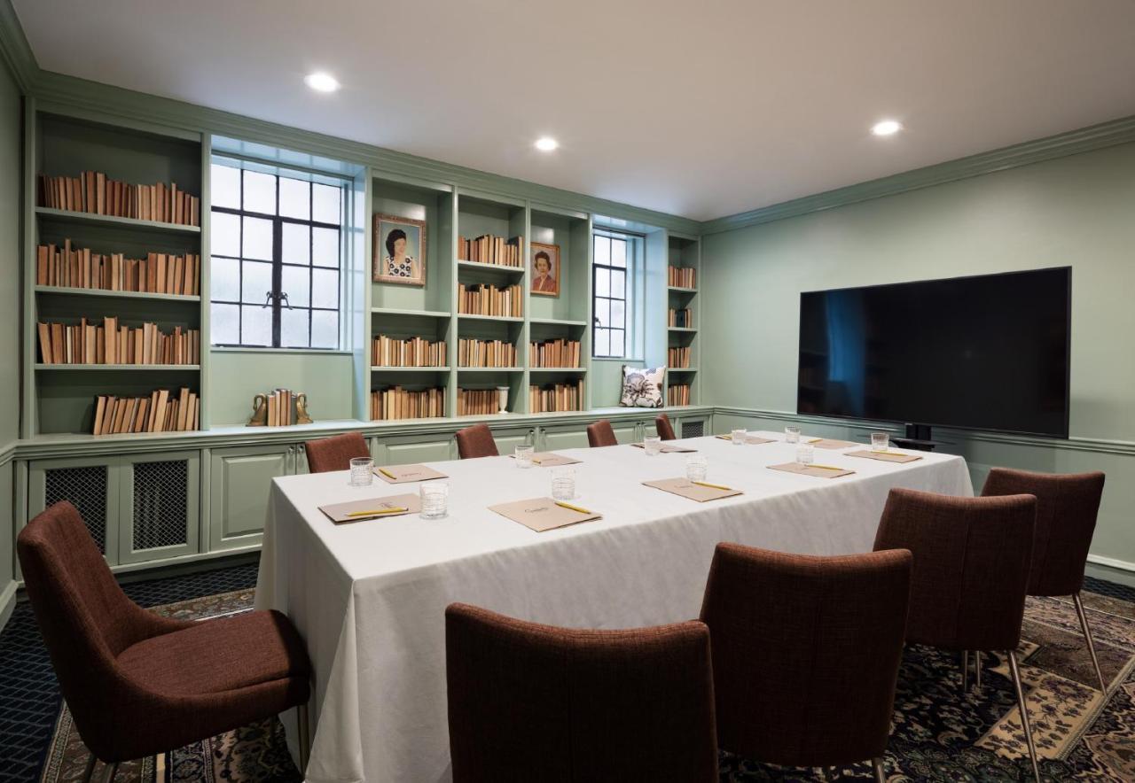 Graduate By Hilton Evanston Bagian luar foto